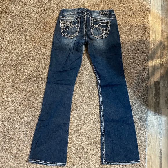 Hardly used Silver jeans Tuesday 29/33L - Picture 2 of 3